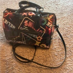 ALDO DOCTORS HAND/SHOULDER-BAG w/Vibrant Graphic Details
